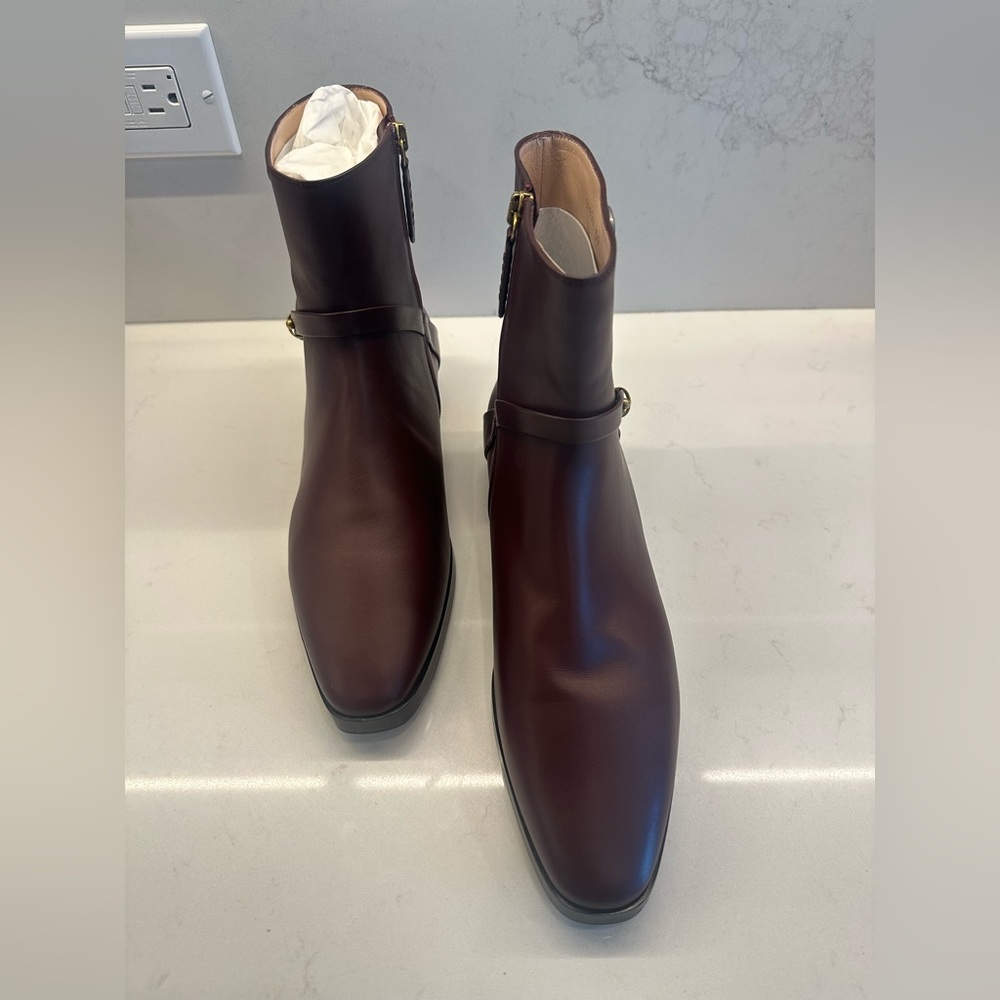 SOLD NIB Gucci Botties